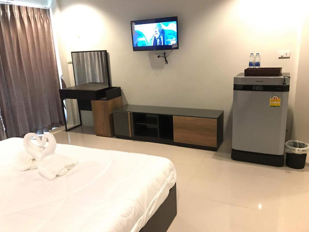 Supachai Inn Ban ba Ngan エクステリア 写真